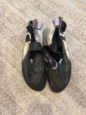 Black Diamond Women's Climbing Shoes in Black and Lavender